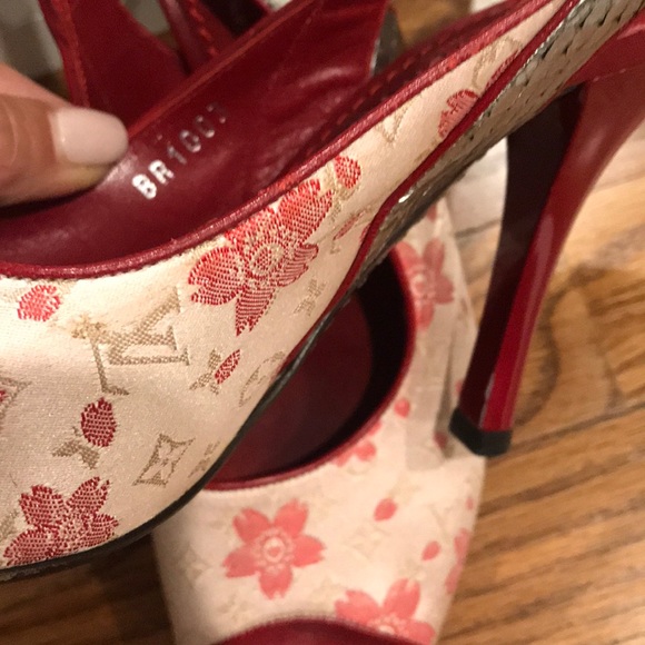 Authentic LV cherry blossom satin slingbacks - Picture 2 of 7